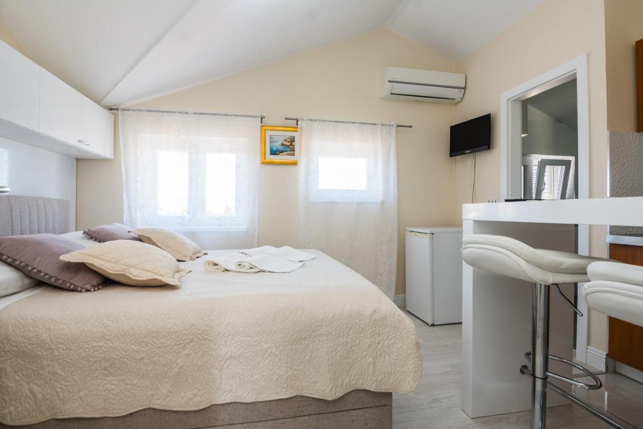 Apartments Medanic - Private Pool Privlaka  Extérieur photo