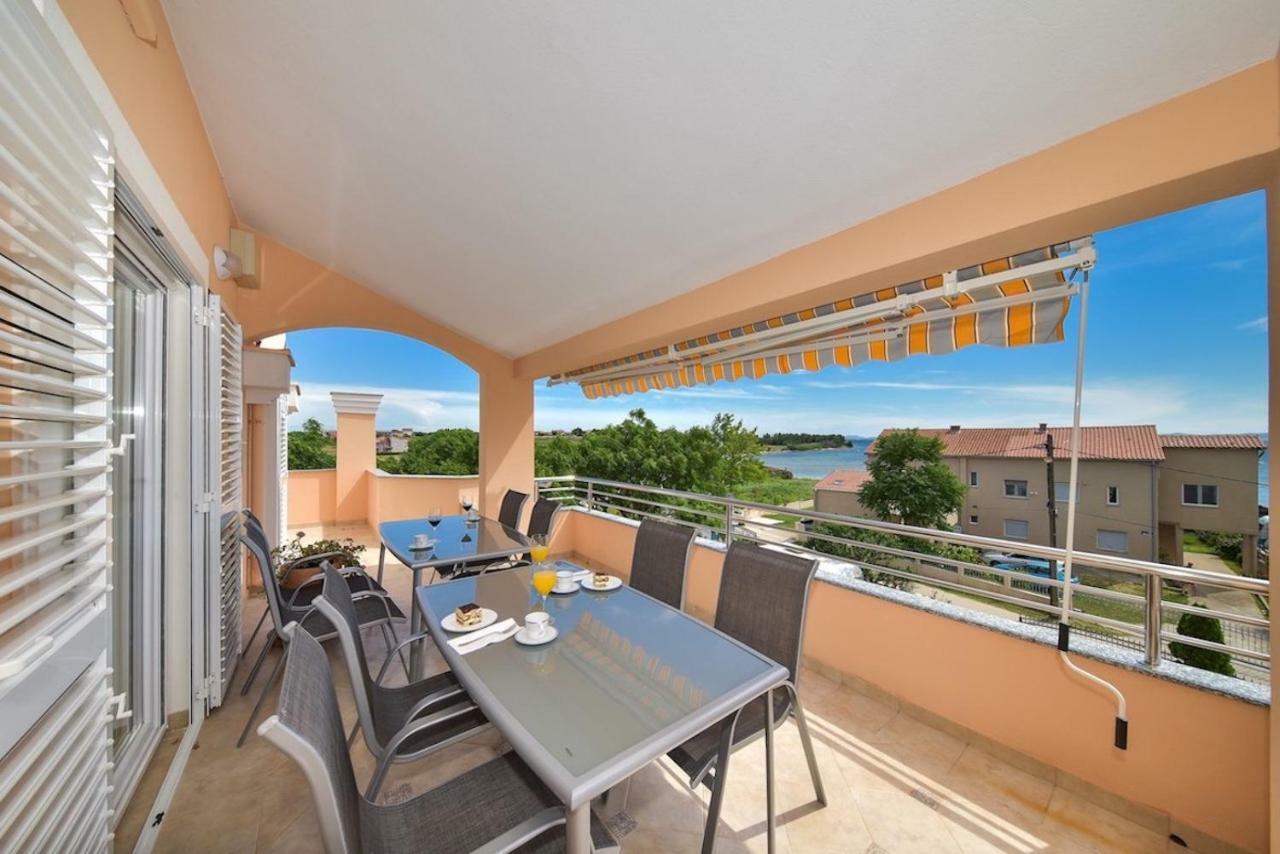 Apartments Medanic - Private Pool Privlaka  Extérieur photo